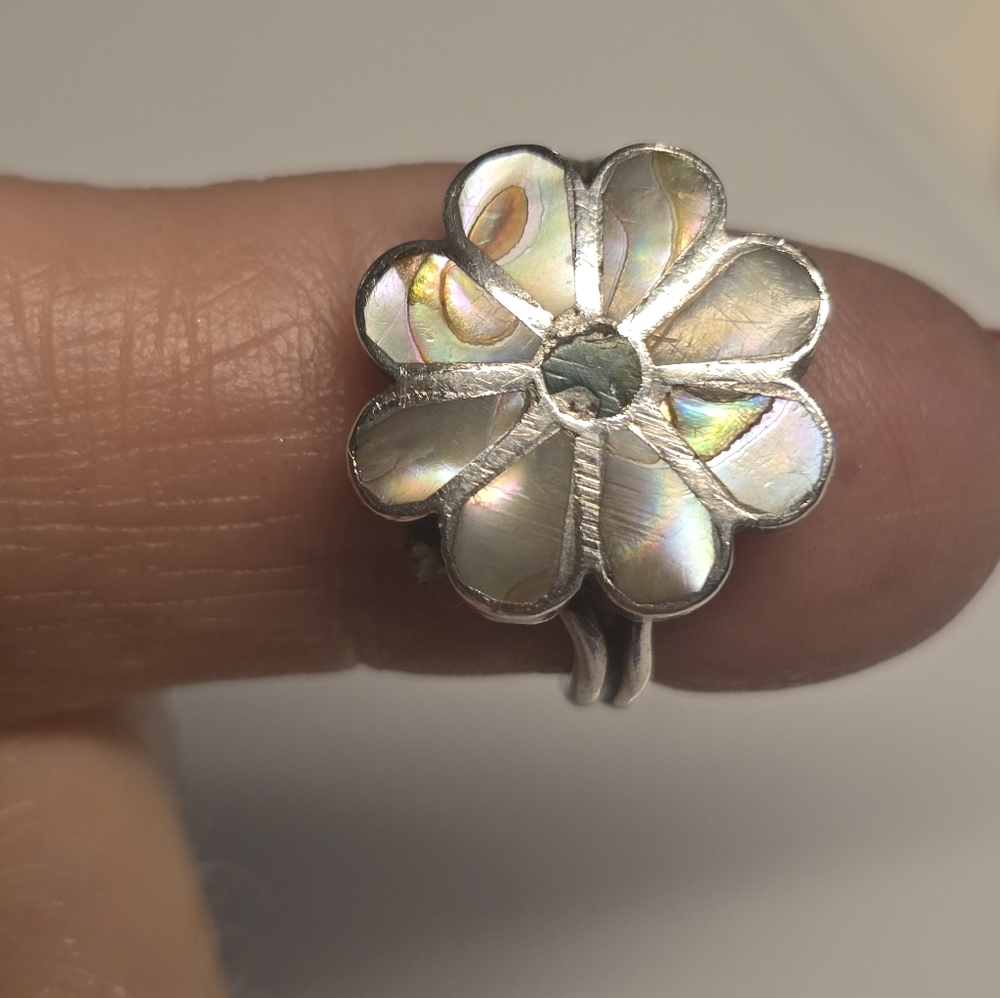 Vintage Navajo Sterling Silver  Mother-of-Pearl Turquoise Inlay Flower Ring 5.25